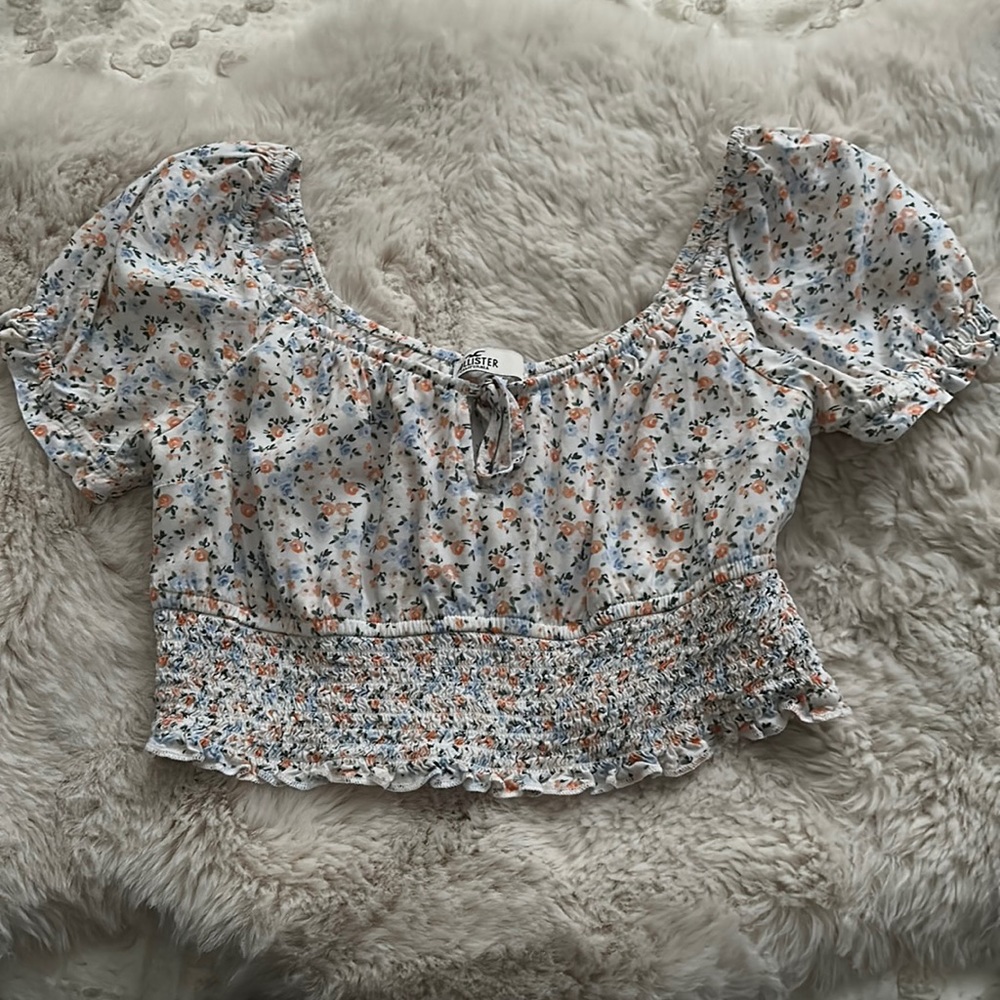 hollister floral blouse